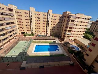 Rent Flat in Martín Carpena - Torre del Río. Piso de alquiler de temporada en avda. imperio argentina