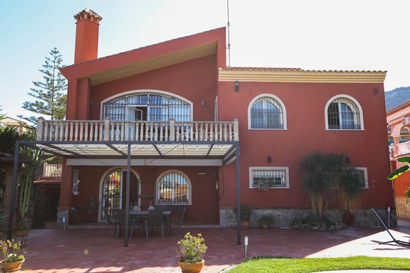 Foto 0ba801eb-4701-4fb2-8c02-4ab9a58a2f61. Chalet con parcheggio piscina in Capellanía - Retamar Alhaurín de la Torre