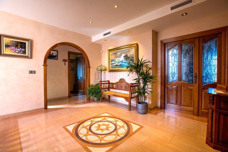 Foto a7d9777b-8daa-4440-92ce-e37fb74496dc. Chalet con parcheggio piscina in Capellanía - Retamar Alhaurín de la Torre