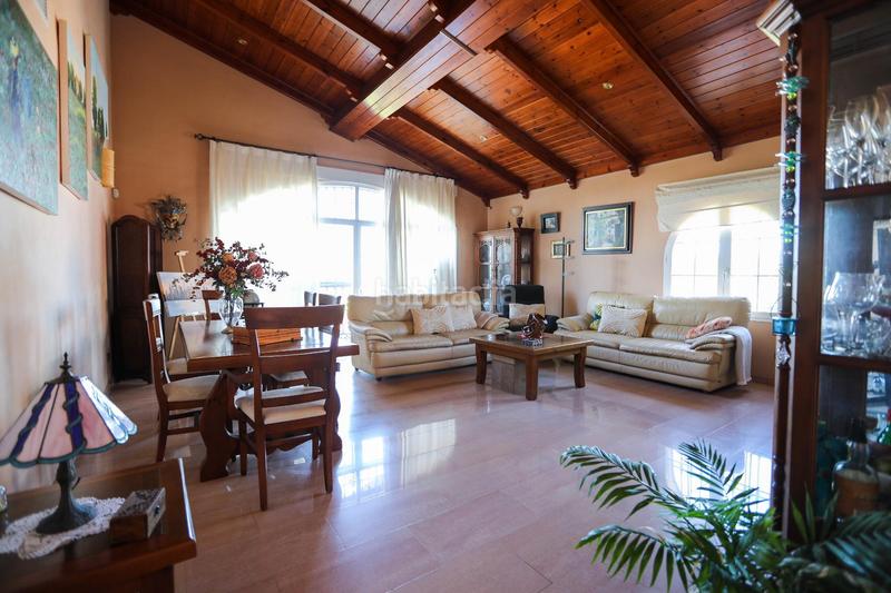 Foto a8da8c4a-021d-4b3a-b25c-6640ca10f76e. Chalet con parcheggio piscina in Capellanía - Retamar Alhaurín de la Torre