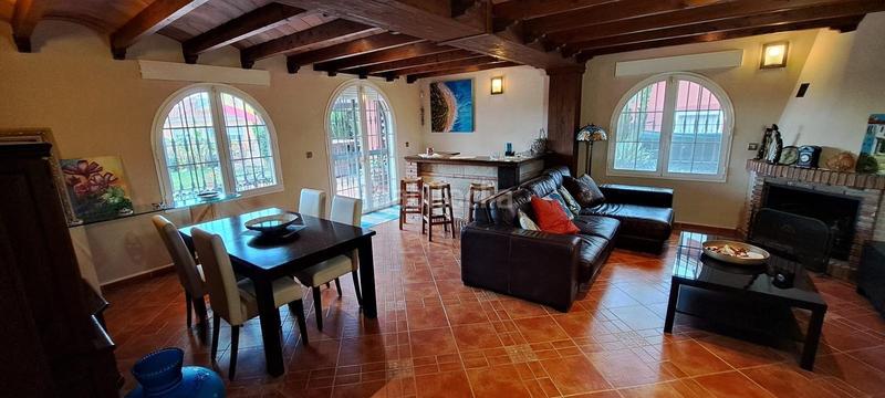 Foto b2e94e04-d825-41ba-acc1-8e5e9ee59a2a. Chalet con parcheggio piscina in Capellanía - Retamar Alhaurín de la Torre