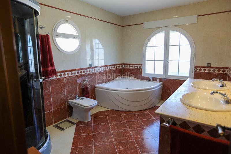 Foto cbebd345-34e5-4d2a-a577-ea6083673764. Chalet con parcheggio piscina in Capellanía - Retamar Alhaurín de la Torre