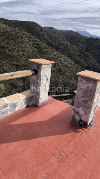 Foto c326b2b3-cfe2-40fc-9469-cd133e175a71. Chalet hermosa casa nueva con vistas increíbles en parque natural colmenar en Málaga