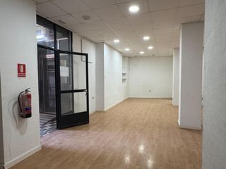 Alquiler Local Comercial en La Trinidad. Local comercial frente al hospital civil