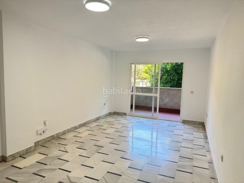 Foto 2d01a211-8b2b-4151-b43b-c84895da3c6b. Apartament amb aparcament piscina a Puerta Blanca Málaga