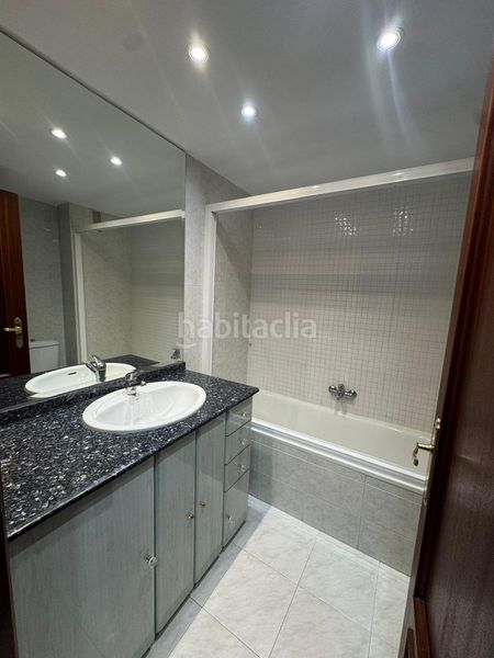 Foto 7c3f51f6-17fa-4502-bff5-3aca91065895. Apartament amb aparcament piscina a Puerta Blanca Málaga