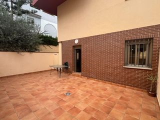 Piano terra in El Pinillo. Estupendo piso en planta baja con gran terraza
