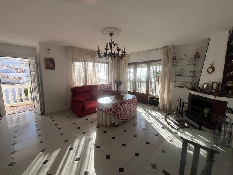 Foto effd7b20-4eb5-44cd-8753-36fac2513160. Chalet avec cheminée dans Benajarafe