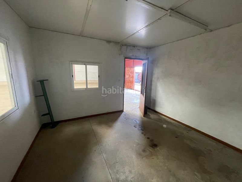 Foto 2600ddd2-ea6b-4d80-a556-66dc5e0c9719. Rent industrial building in Almendralejo