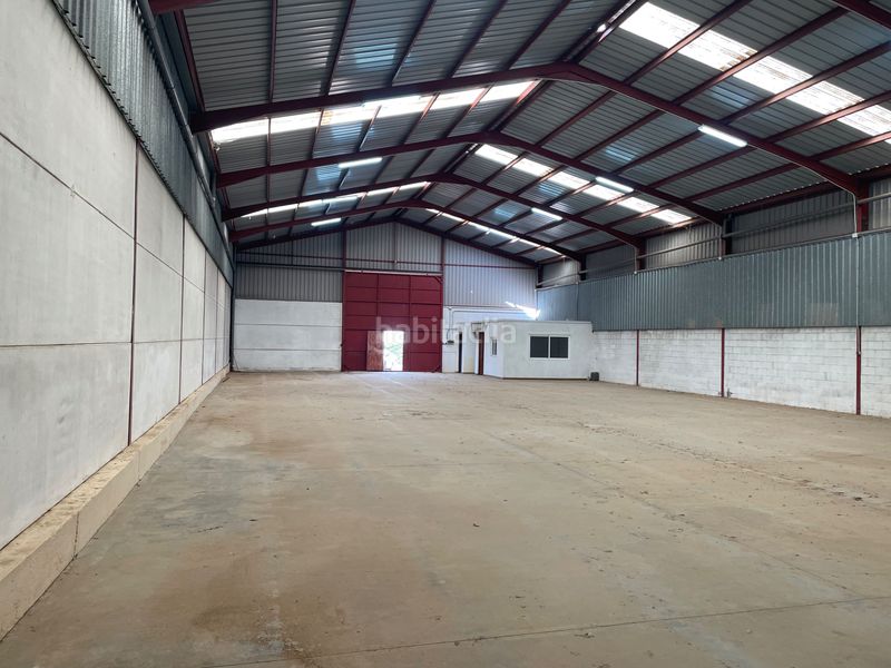 Foto 54a35770-5825-4ada-a44f-a99f1380c801. Rent industrial building in Almendralejo
