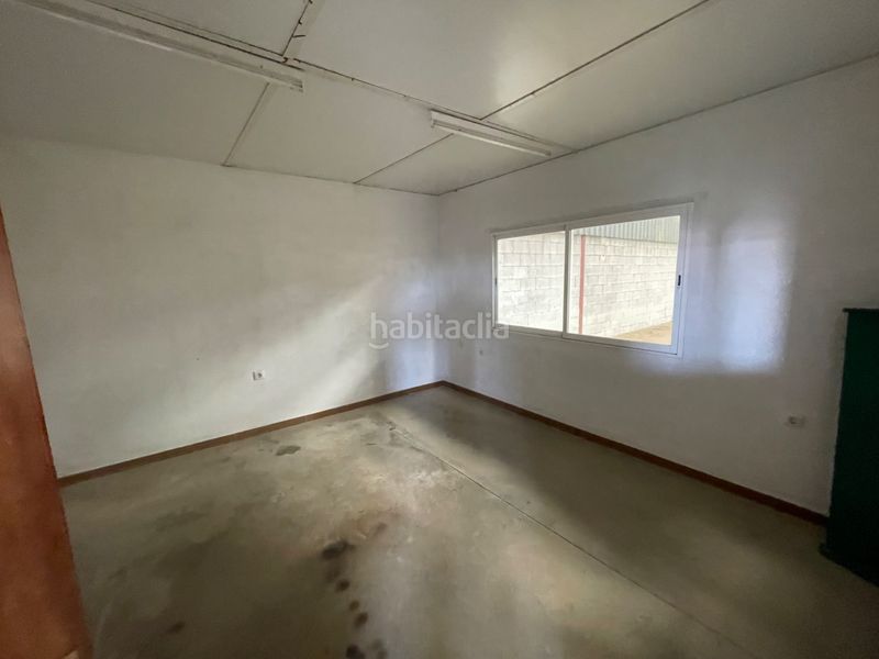 Foto a18aab1d-2344-4a9d-a9a0-6e96a36f8560. Rent industrial building in Almendralejo