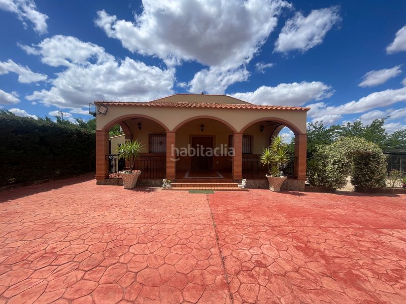 Foto 09e3b302-2b50-4673-b554-dc3b6c74e57a. Chalet en Almendralejo