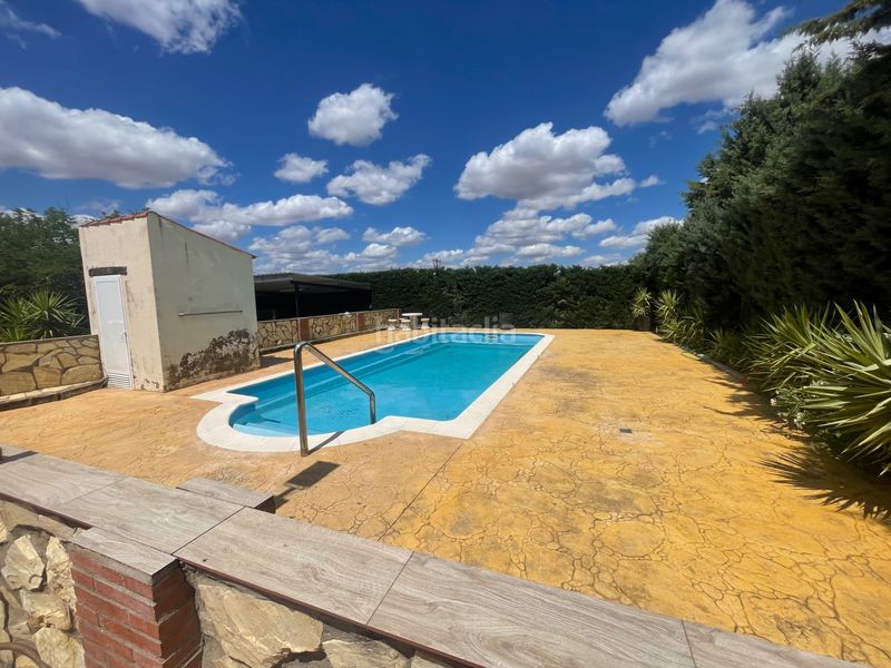 Foto fae08a88-c8a3-455e-bc4f-5acc431d4496. Chalet en Almendralejo