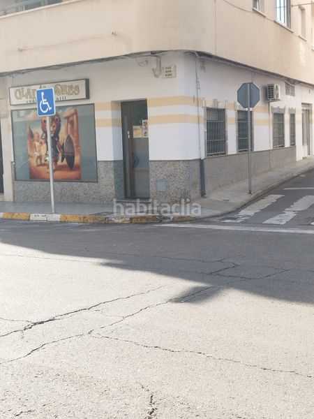 Foto d46bbc3e-a7bc-4c54-bd8b-0ff3a5d9e22e. Lloguer local comercial a Almendralejo
