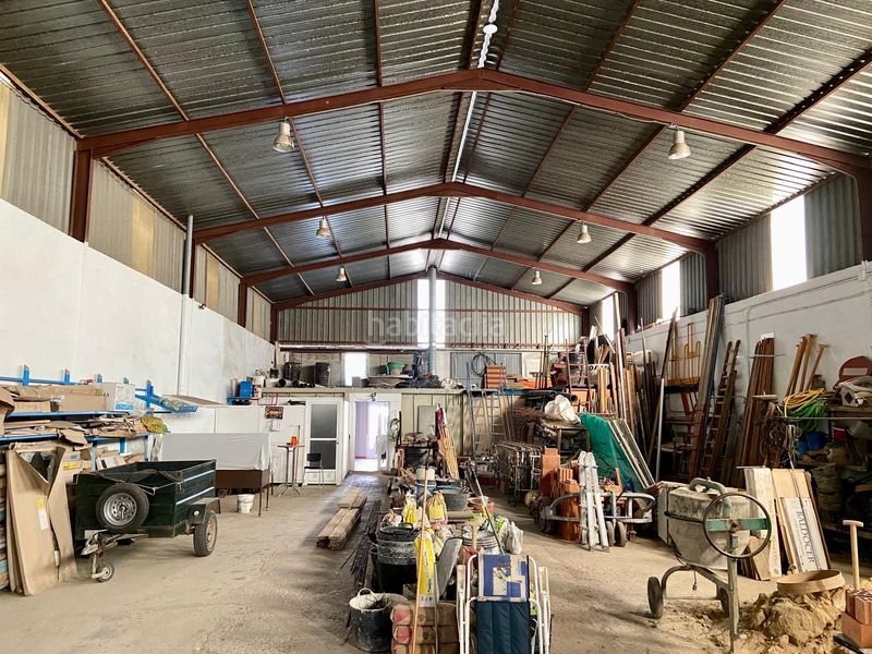 Foto 853a59d1-4576-455a-bf55-8bede7f000ca. Nau industrial a Almendralejo
