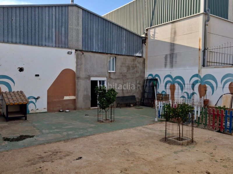 Foto f4de40ed-463e-425c-8532-d11b0a46a49c. Nau industrial a Almendralejo