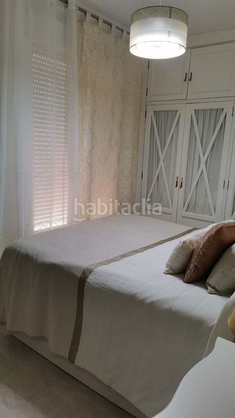 Foto 39e6fb6a-09c6-49f4-931c-f8dadd53e70c. Casa adossada amb aparcament a Burguillos del Cerro