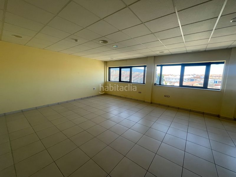 Foto 0ba24cde-a8ec-494e-8570-f24596bee4af. Local comercial a Almendralejo