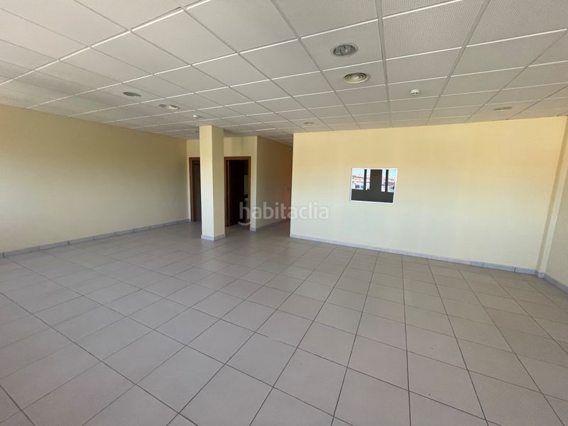 Foto 32e2f932-34ea-40d2-ad95-c6c04baee62d. Local comercial a Almendralejo