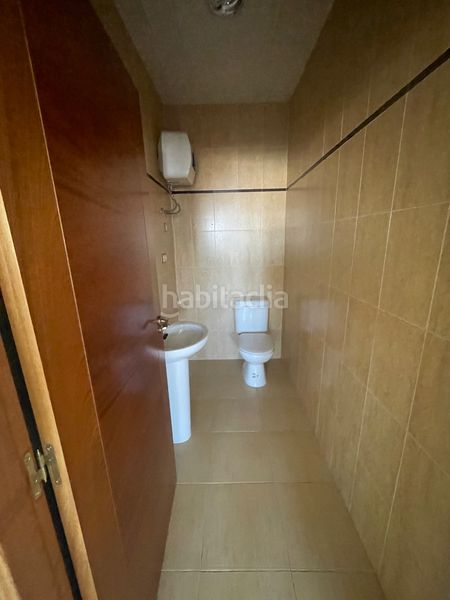 Foto c56a7556-89a2-49dc-bf0b-78de6a6ff2c8. Local comercial a Almendralejo