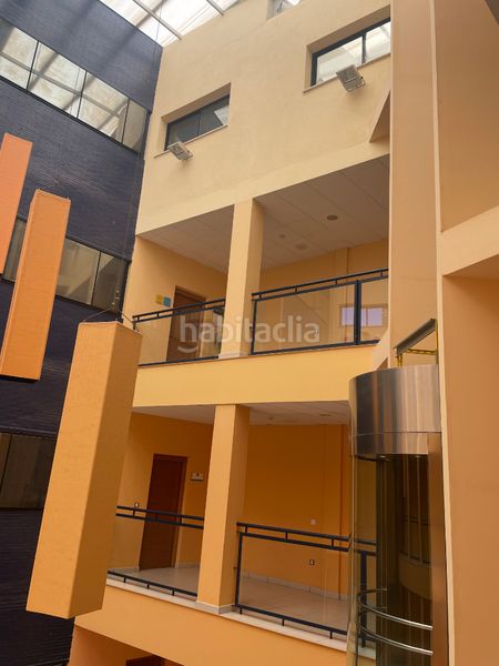 Foto c3e8dc64-37c4-4982-a45d-7e5a5e339bbf. Local comercial a Almendralejo