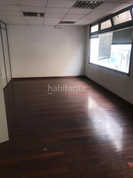 Foto 9e3514c4-05b5-4ce3-a915-3c5a1824b48c. Local comercial bajo acondicionado esteiro - Centro , escaparate en Ferrol