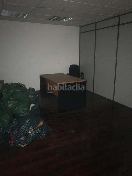 Foto c79e8f86-f722-4915-87ab-de1e2638841f. Local comercial bajo acondicionado esteiro - Centro , escaparate en Ferrol