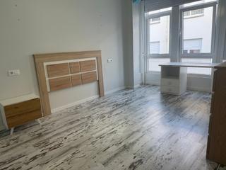 Pis a Centro. Excelente piso tipo duplex con terraza amplia , 4 dormitorios
