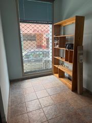 Lloguer Local Comercial a Plaza de España. Bajo a escasos metros de la plaza de españa