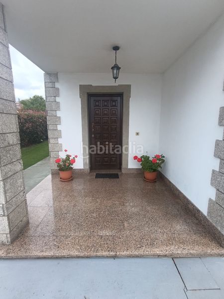 Foto d6403f6b-f63c-42d5-82a5-107f50bc2de6. Casa amb calefacció aparcament a A Gándara Narón