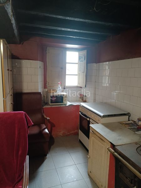 Foto a41668ac-c733-4414-b0d5-e15042189c22. Casa amb aparcament a Monfero