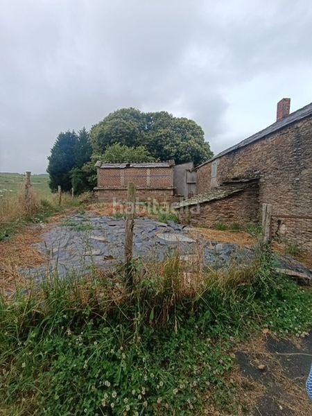 Foto c998f557-4ec9-4bc2-b7da-0dc5f8794333. Casa amb aparcament a Monfero