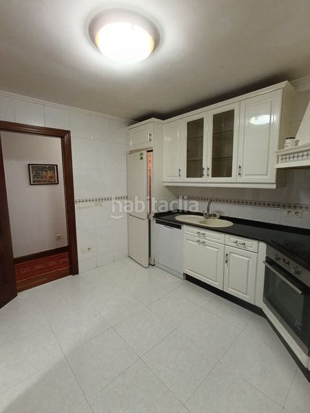 Foto 55ddfe19-26d1-48e5-9289-43b1fade8b61. Pis amb calefacció aparcament a Centro Ferrol