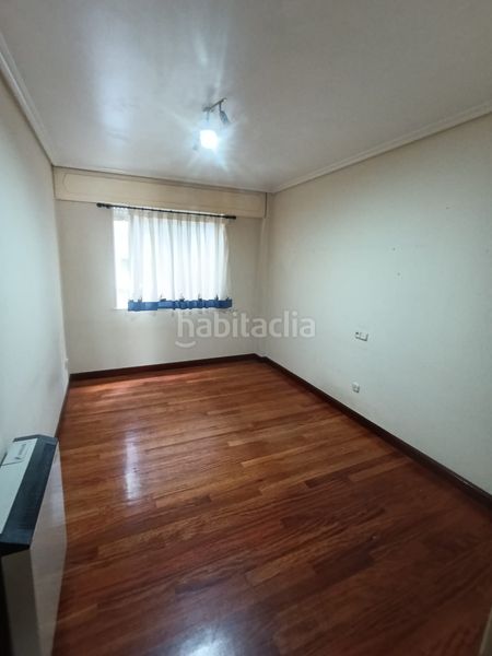 Foto 566a45ca-33d4-4930-9775-20c1c0923f12. Pis amb calefacció aparcament a Centro Ferrol