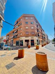 Geschäftsraum in Carrer pau del protectorat 26. Amplio local diafano junto a estacion de tren