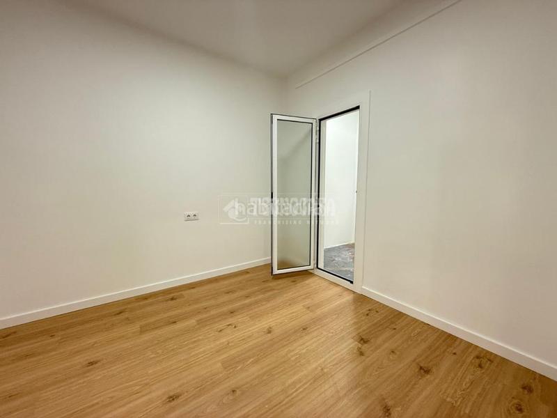 Foto 921c6338-ef6c-48c0-bb19-3299739552c1. Piso  en venta en Sagrada Família Barcelona