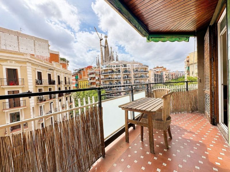 Foto c6bfdf90-e5b3-46c2-8d4f-f55ddbf8d0bd. Piso onurbe grup i piso en venta en la sagrada familia en Barcelona