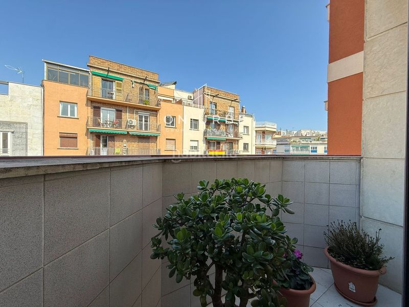Foto 87666f49-80de-427b-af55-53d9b3d470fb. Piso onurbe grup i piso en venta en la sagrada familia en Barcelona
