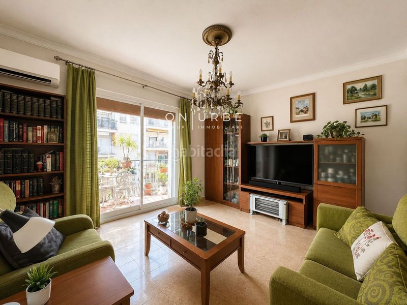 Foto 45ea0c9f-6d1a-4fd2-a71b-2b4398b44f0f. Piso onurbe grup i piso en venta en la sagrada familia en Barcelona