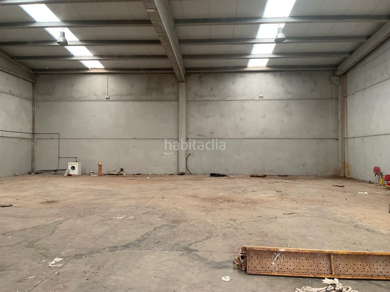 Foto b1eb5db1-d13e-41bb-8977-c1ac7a72d2ec. Capannone industriale in calle peñarroya 19 in Tomelloso