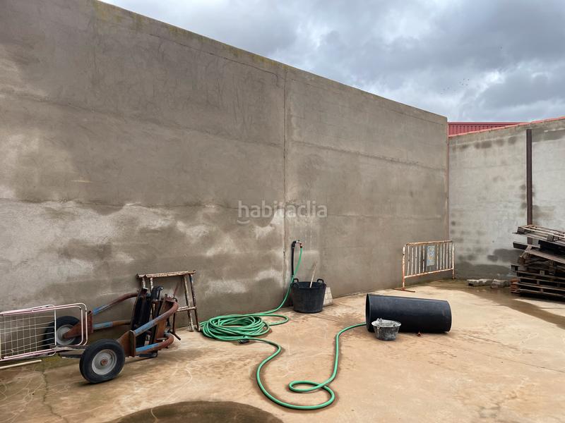 Foto 173042fe-074b-45fe-b1b3-d6d68660e3df. Nau industrial a calle ruidera 13 a Tomelloso