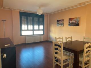 Reihenhaus  Calle macabeo. Casa para entrar a vivir muy buena situación mejor ver