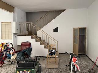 Mas à Calle carrera de san jerónimo 38. Casa para reformar