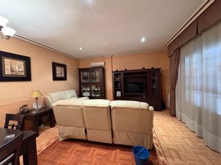 Semi detached house in Calle asturias 39