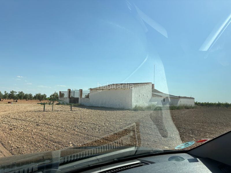 Foto b0dcb211-5422-4358-8b16-d79be3856c0a. Finca rústica a cm-3102 9 a Tomelloso