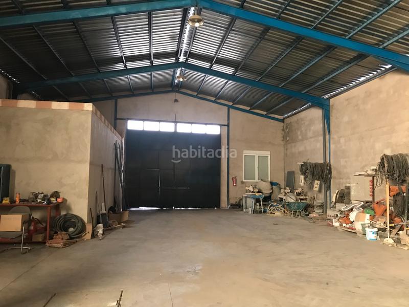 Foto 142ba569-3748-4102-8539-72da308ee0fa. Nau industrial a Tomelloso