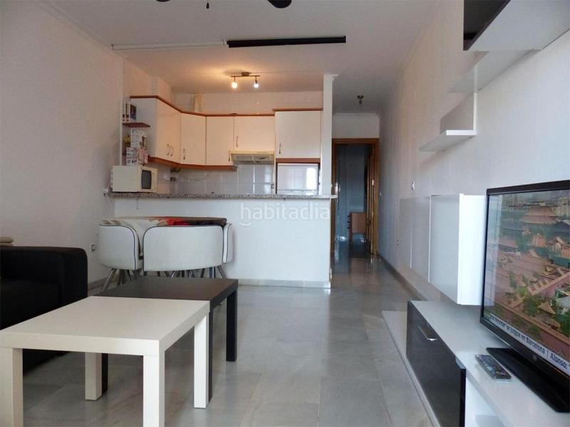 Foto 2154dd54-1b61-4149-aaf4-1c4f65bb3e63. Alquiler piso  en alquiler en Los Boliches, – excelente ubicación cerca de todos los servicios en Fuengirola