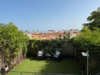 Lloguer Pis  Calle doña julia. ? encantadora planta baja con porche, terraza y jardín privado e