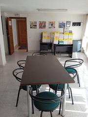 Oficina a Avinguda del cedre 43. Entresuelo ideal para despacho