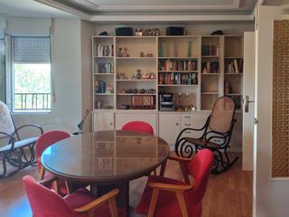 Miete Etagenwohnung in El Raval - Portes Encarnades. Piso en alquiler en avenida de dolores